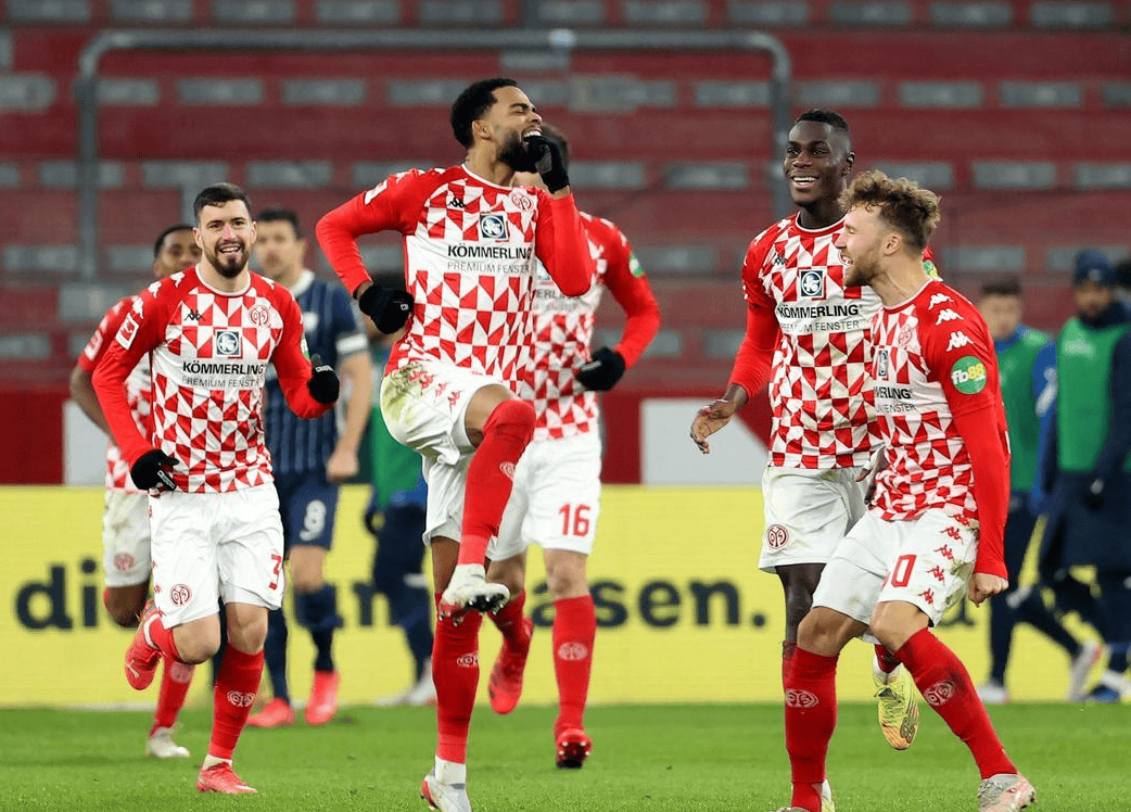 意甲倒计时，门兴格拉德巴赫关键时刻再遭质疑，细节引发关注，态度坚定，细节决定成败的简单介绍